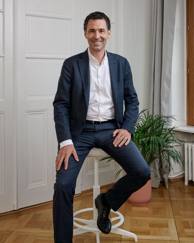 Philanthropy: overview and solutions to organize and facilitate national and international gifts